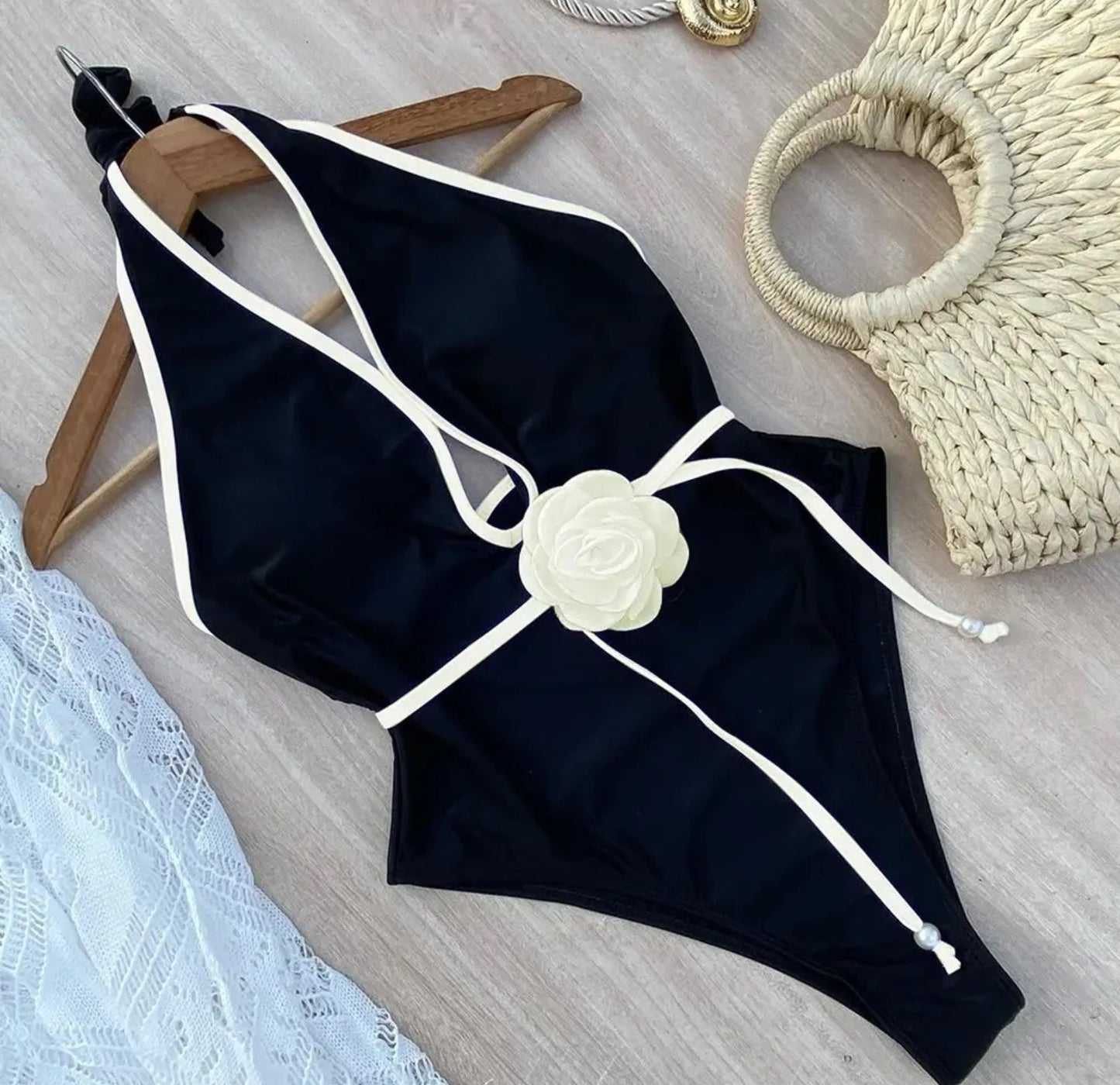 One piece swimwear suit 🖤🤍