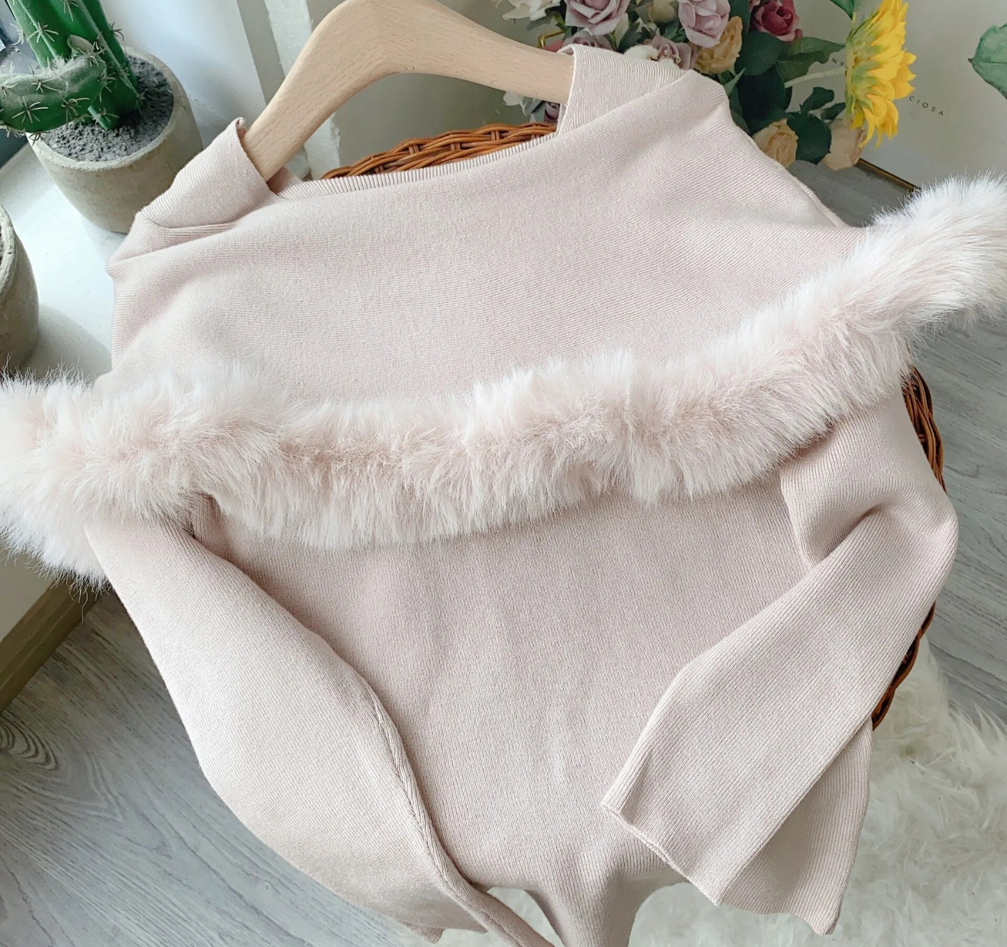 Fur shawl jumper .  Top & Jumper Collection.