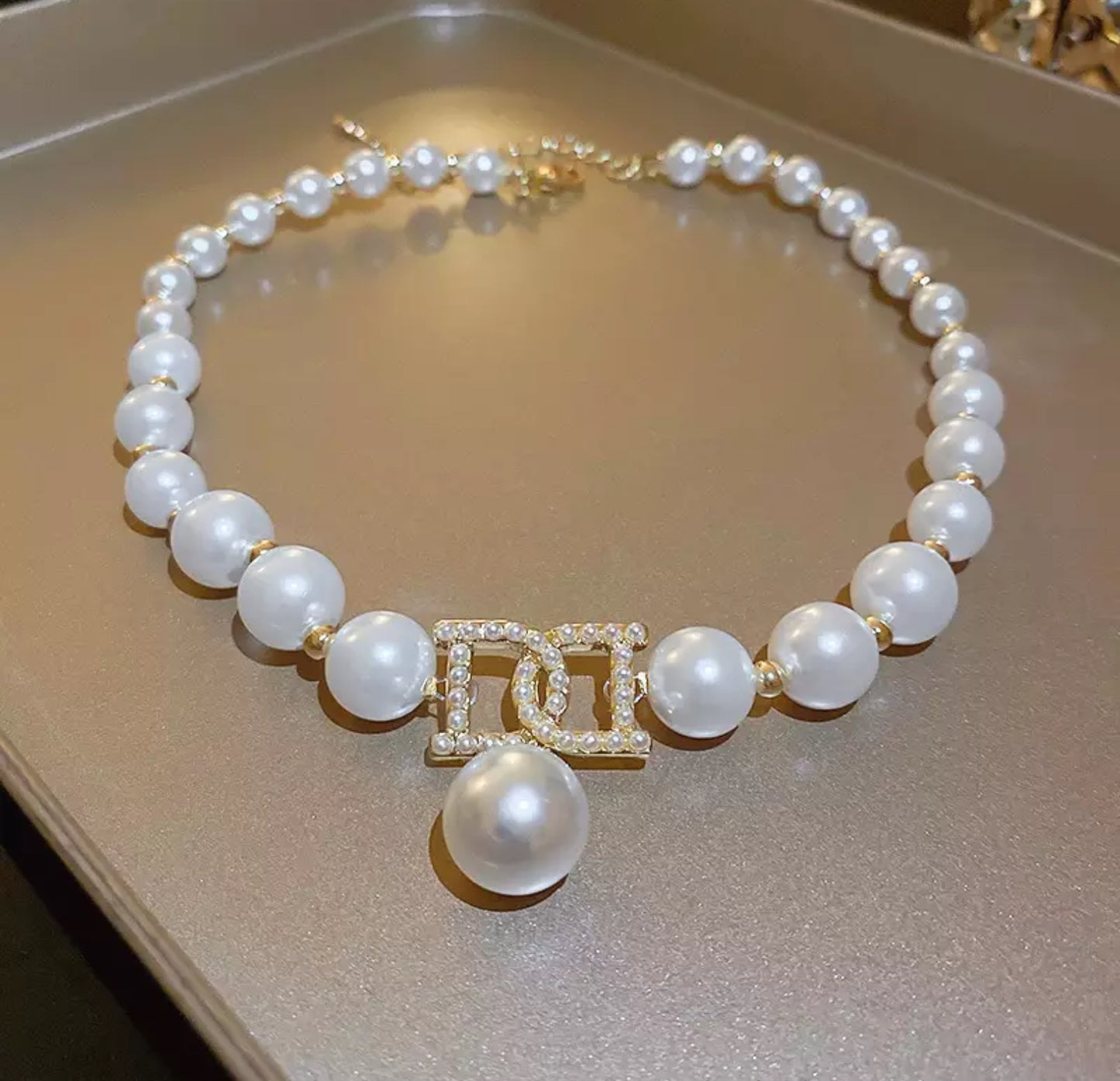 D PEARL NECKLACE. ACCESSORIES