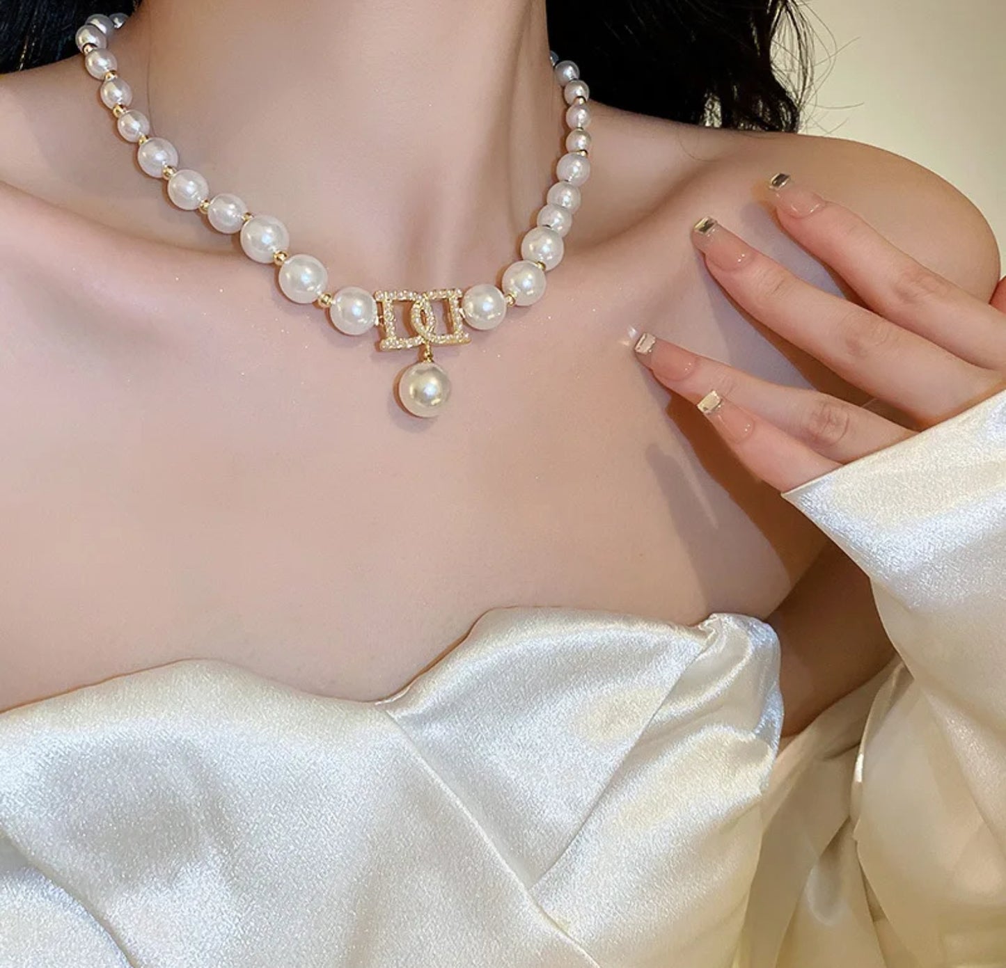 D PEARL NECKLACE. ACCESSORIES