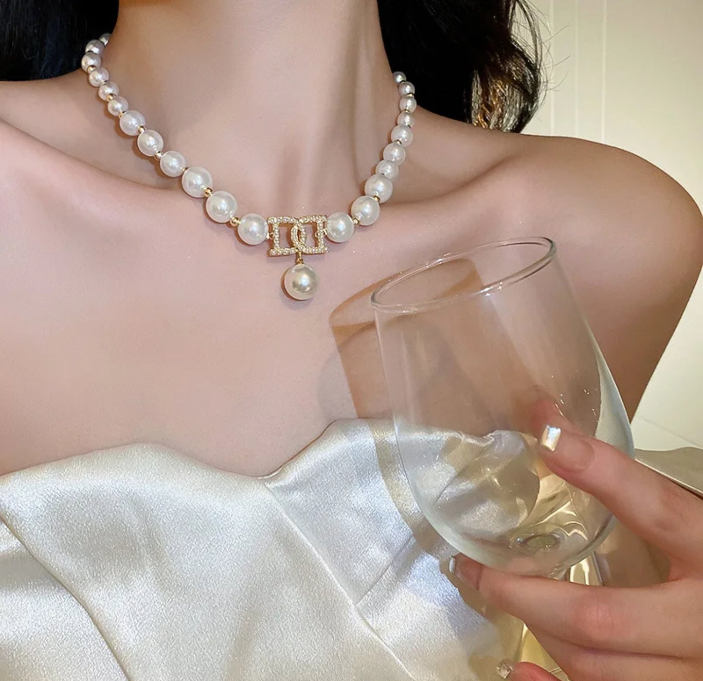 D PEARL NECKLACE. ACCESSORIES