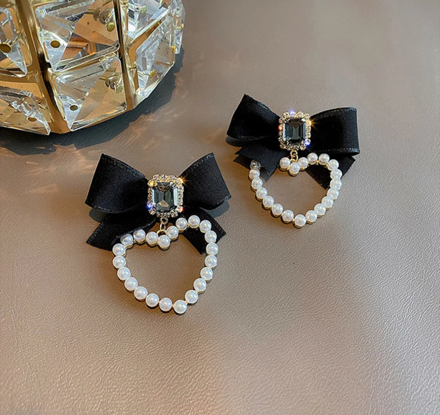 Pearl heart earrings . Accessories