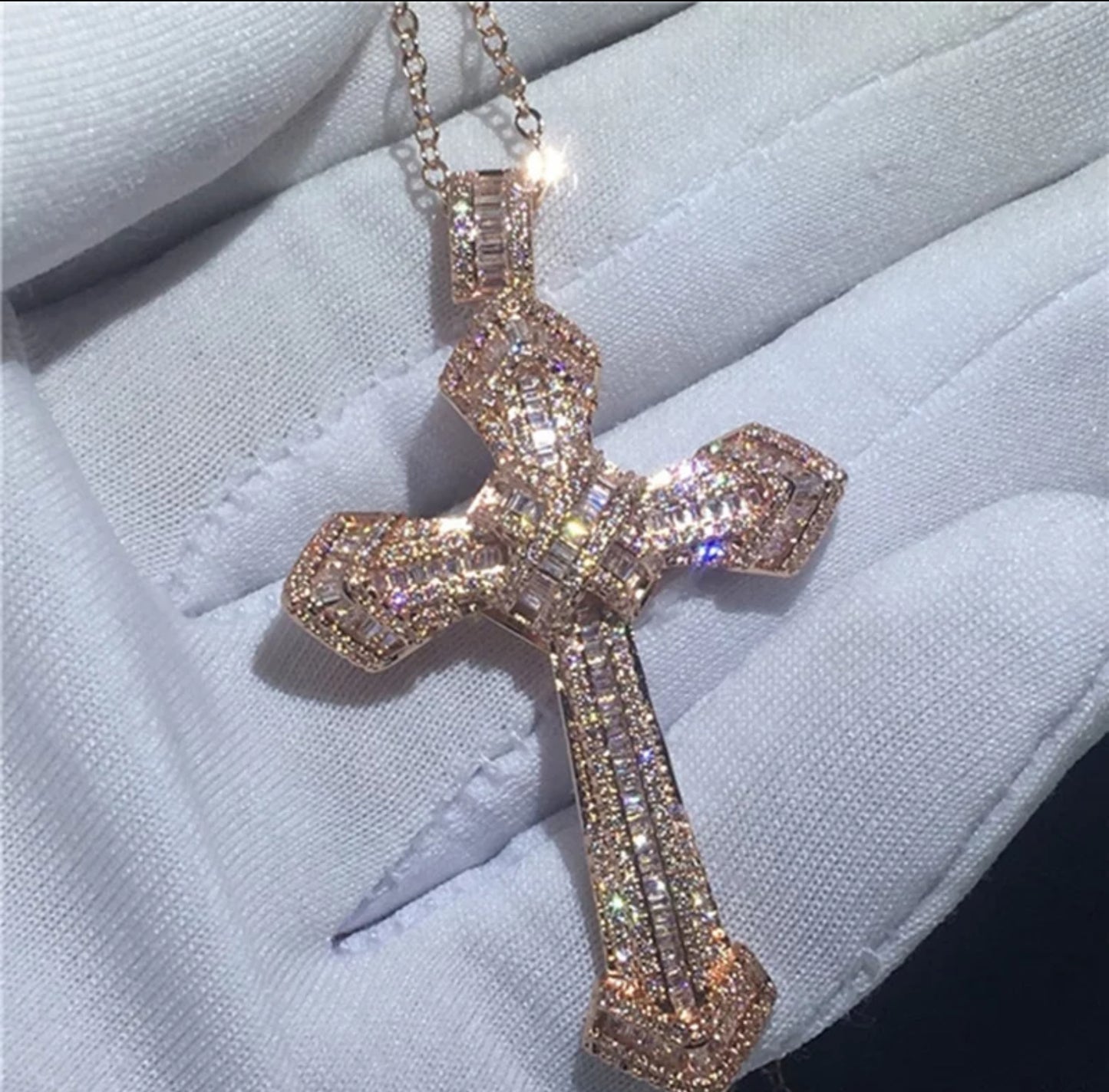 Cross pendant necklace.    Accessories