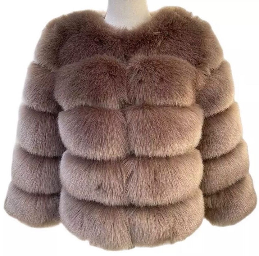 Our AZEYLIA fur coats .