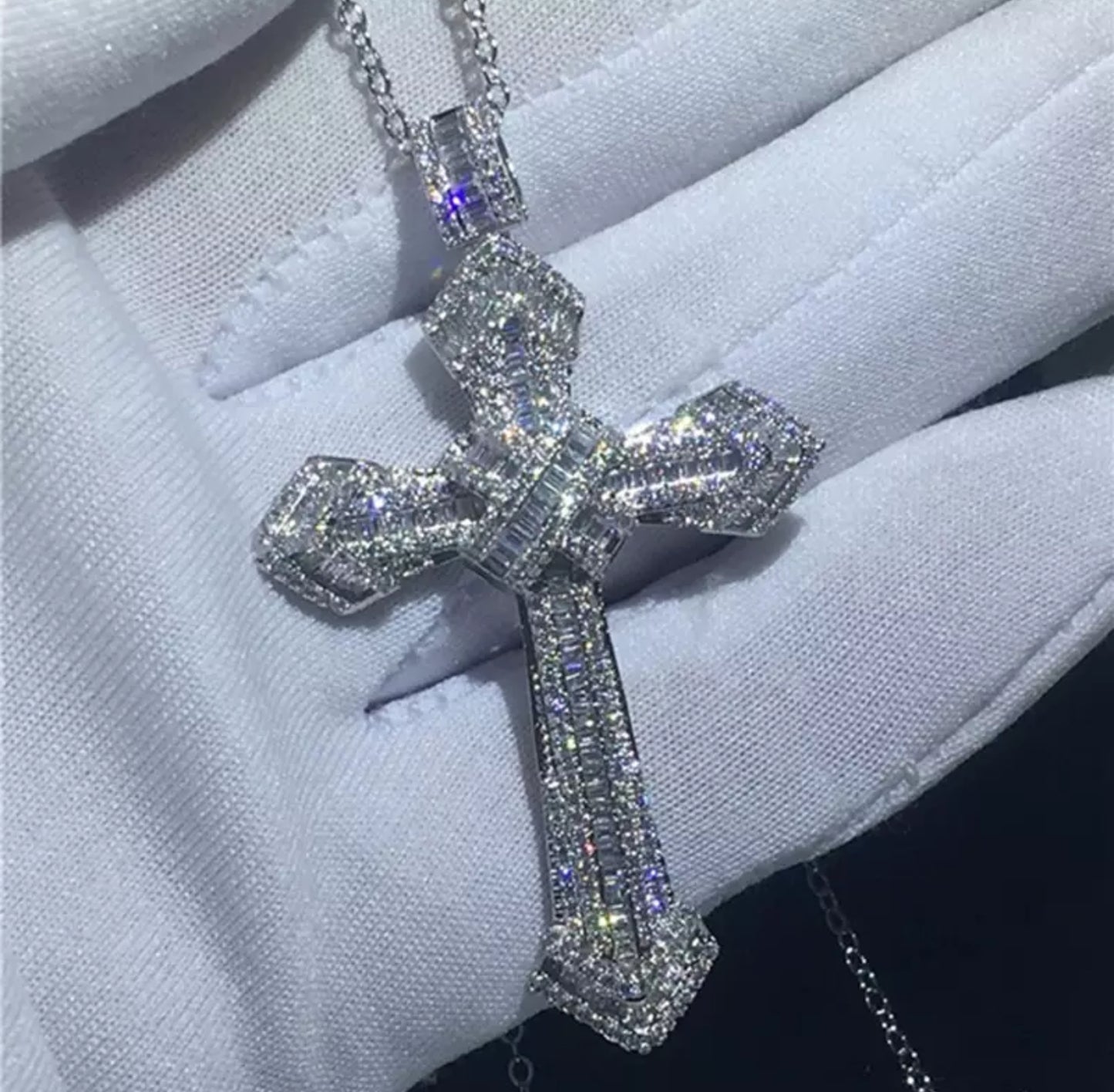 Cross pendant necklace.    Accessories